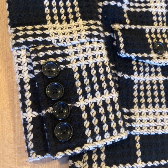 Black & white check wool blend long belted coat w/ 2 button close pockets small - Picture 4 of 12